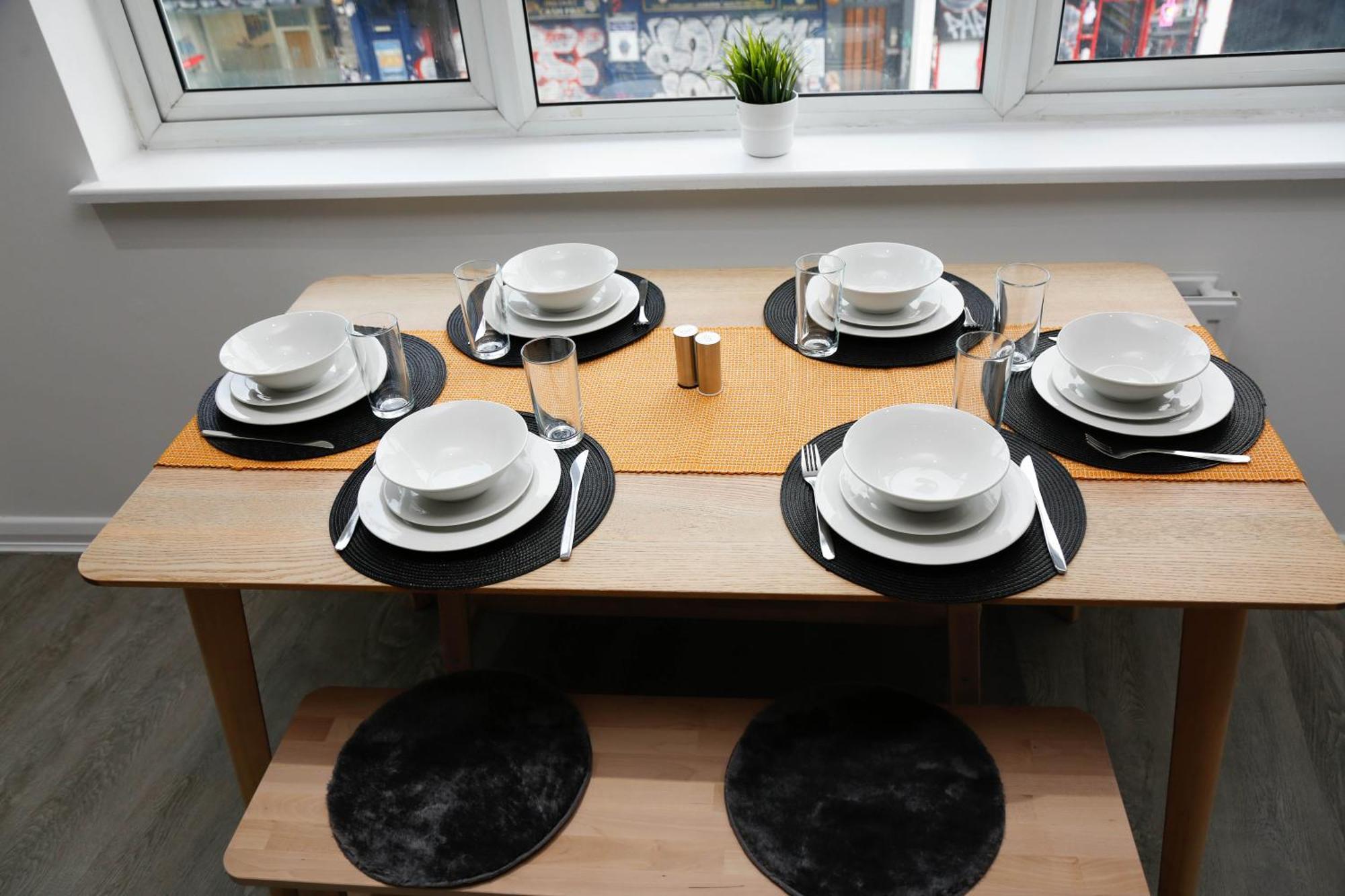 New Luxury Apartments In Central London Next To Shops, Cafes, Bars & Metro Exterior photo